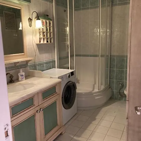 Central Flat W/ Balcony & Sea View, 1 Min To Beach * Alanya