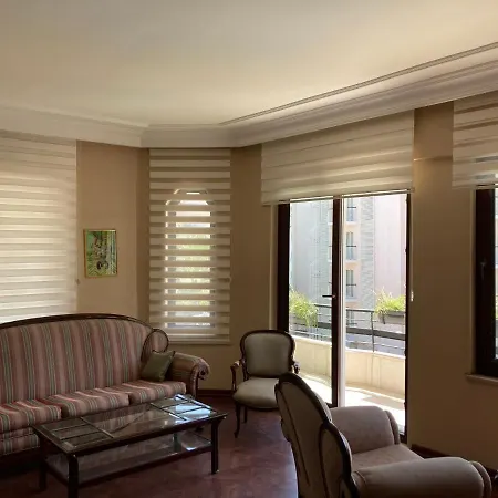 Central Flat W/ Balcony & Sea View, 1 Min To Beach * Alanya